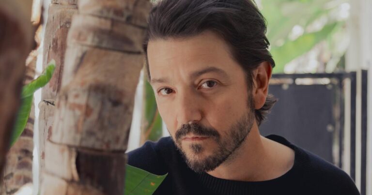 urlhttps3A2F2Fcalifornia times brightspot.s3.amazonaws.com2Fcf2Fc52Fb7bce3a24c3c8edd68dbf8ffd03b2F1474437 et diego luna la maquina 016