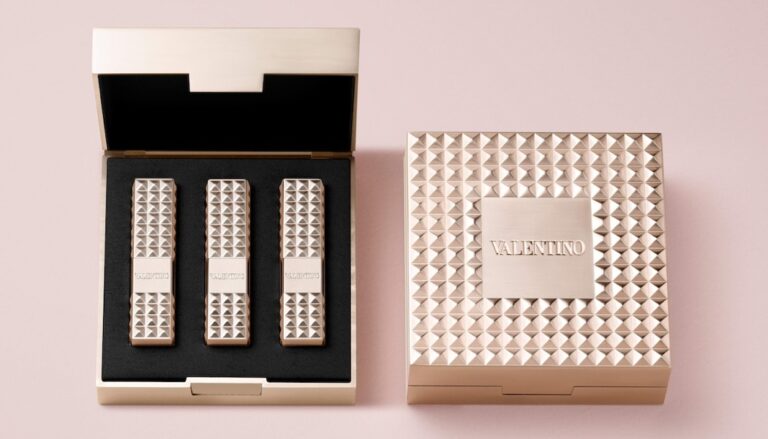 1050x600 pure trade valentino spike clutch open closed 2